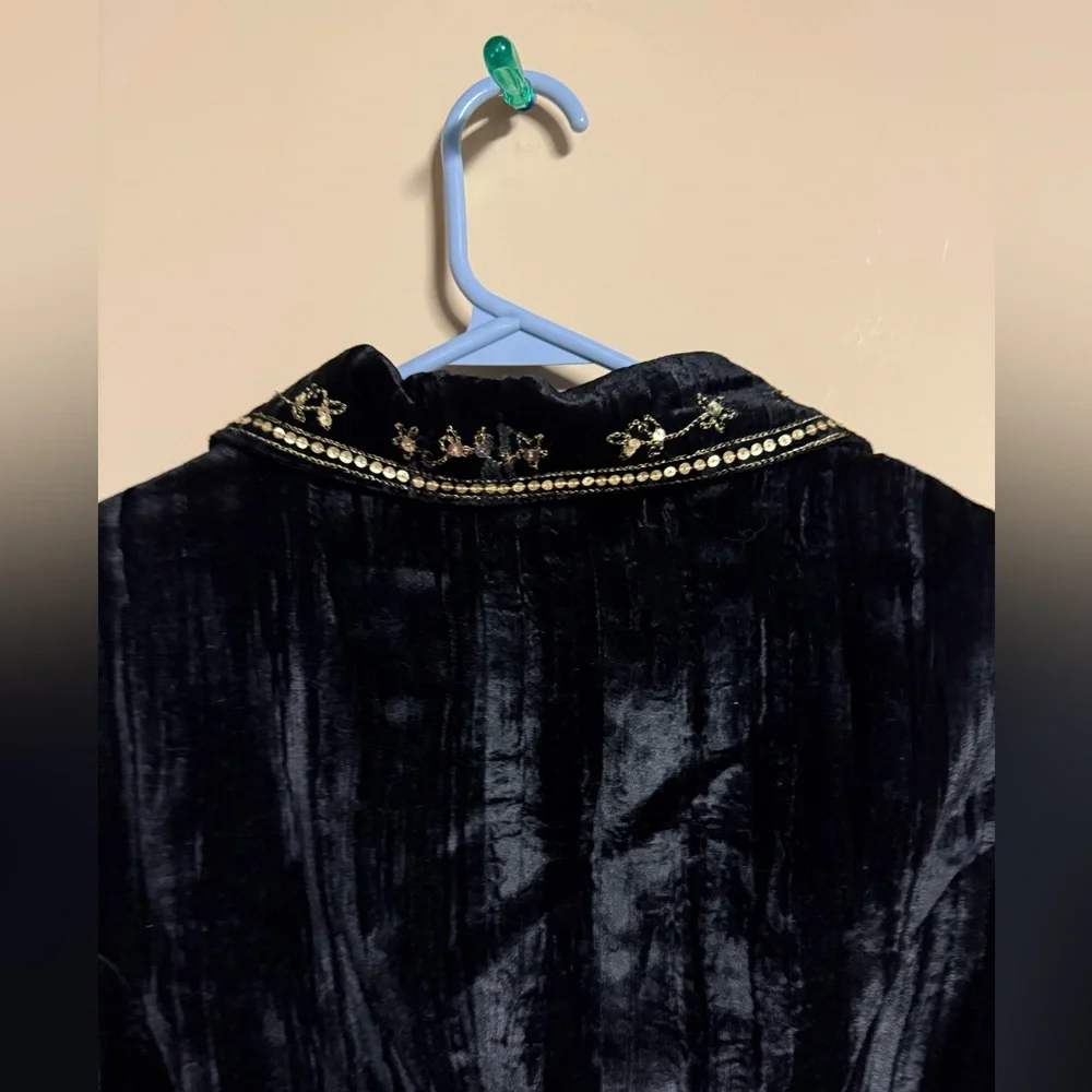 Katherine Barclay Black Blazer with Gold Embroidery - Picture 6 of 10